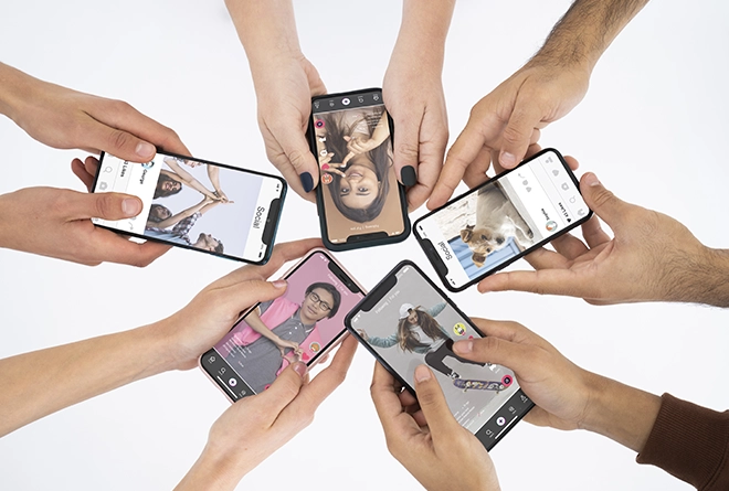 Personas con teléfonos