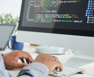 Persona creando código